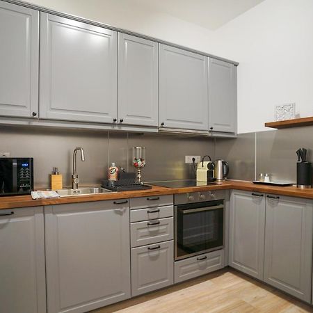 Koffer Apartman Егер Екстериор снимка