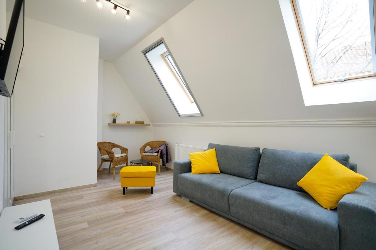 Koffer Apartman Егер Екстериор снимка