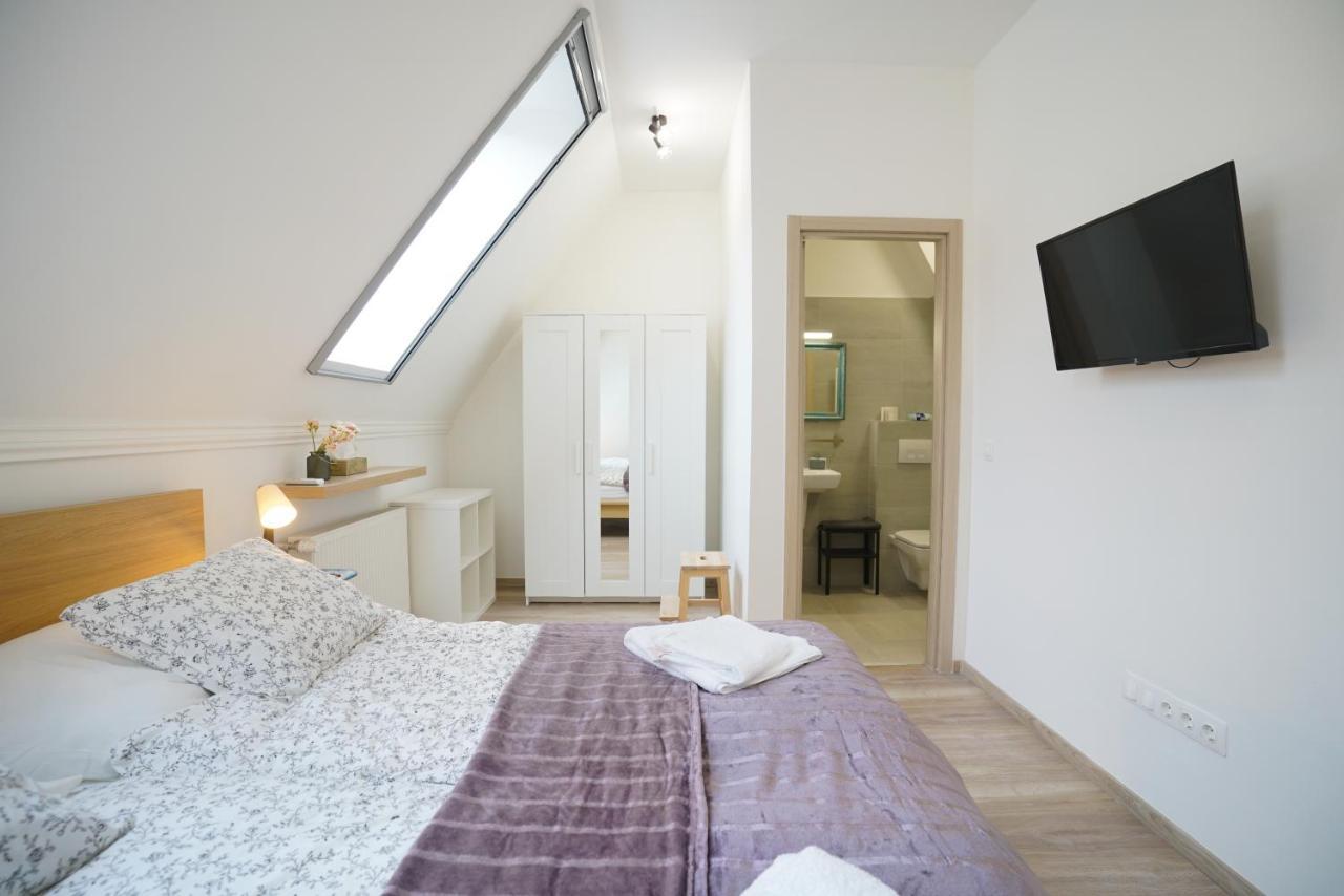 Koffer Apartman Егер Екстериор снимка