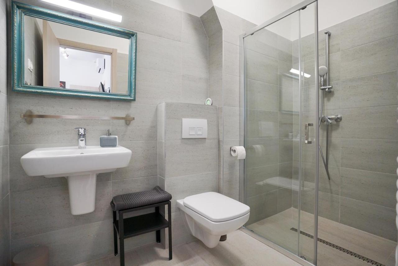 Koffer Apartman Егер Екстериор снимка