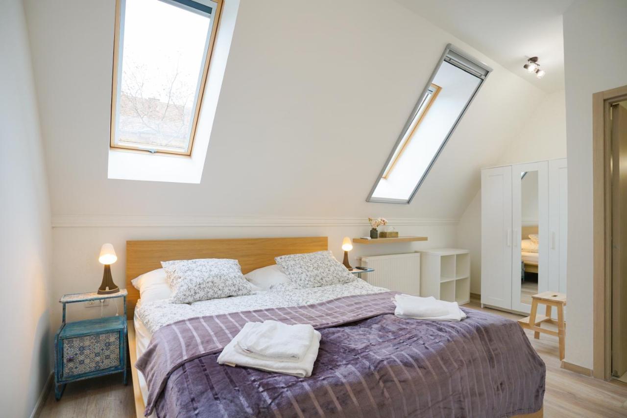 Koffer Apartman Егер Екстериор снимка