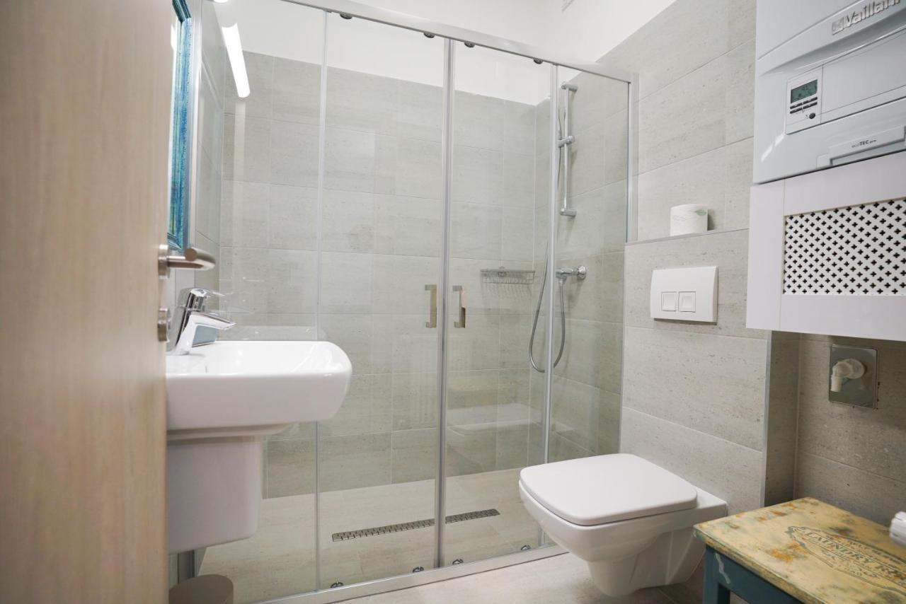Koffer Apartman Егер Екстериор снимка